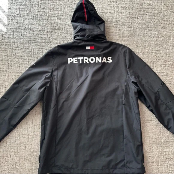 2021 Mercedes AMG Petronas F1 Team Rain Coat - Picture 4 of 4